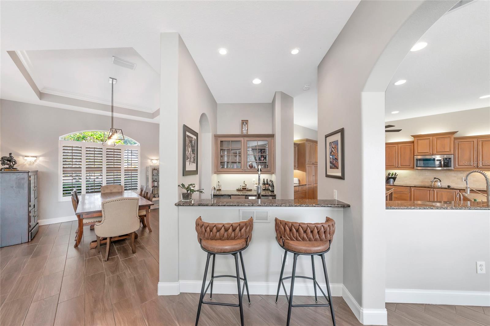 THREE OAKS - Residential