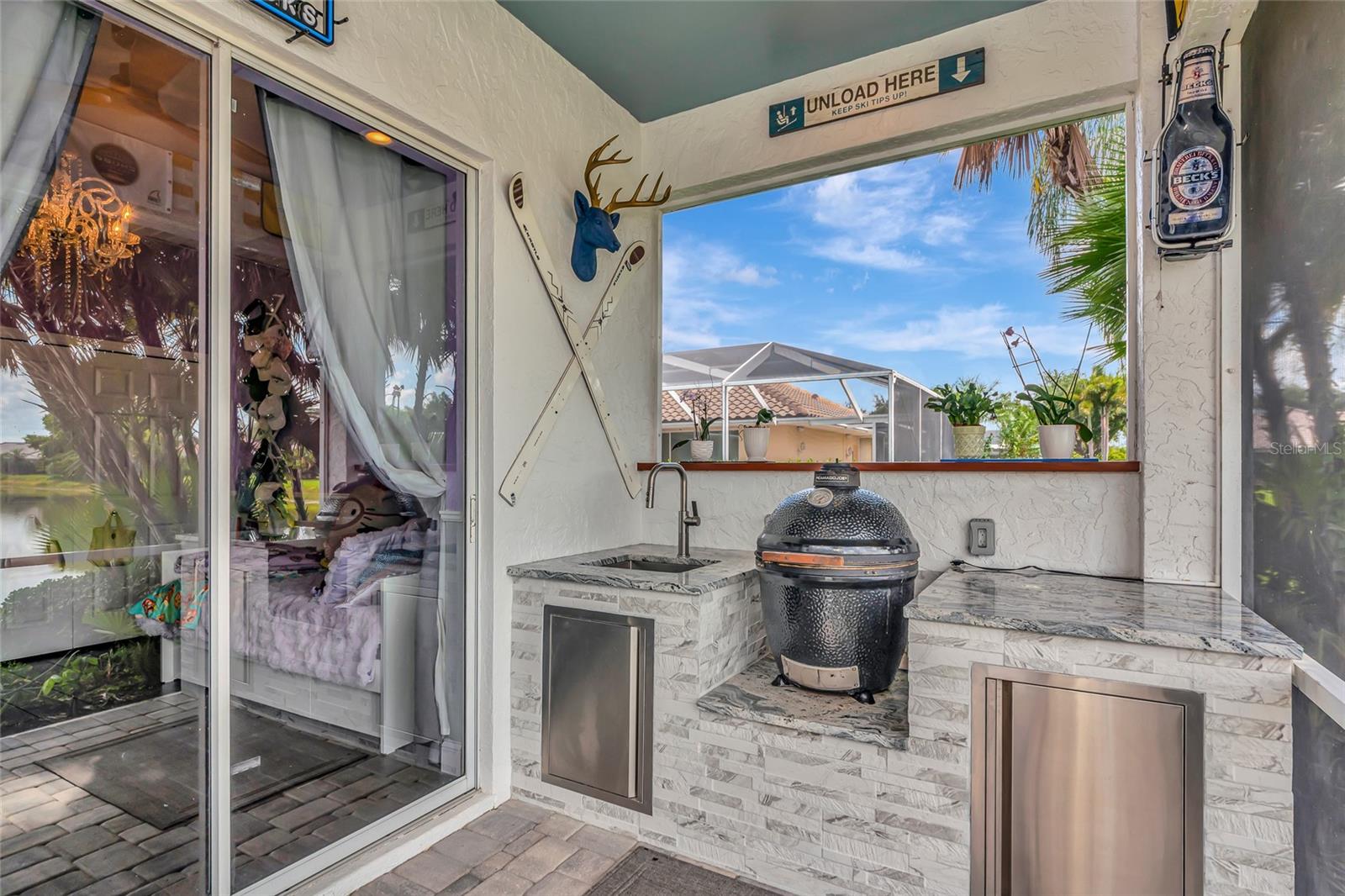 THREE OAKS - Residential