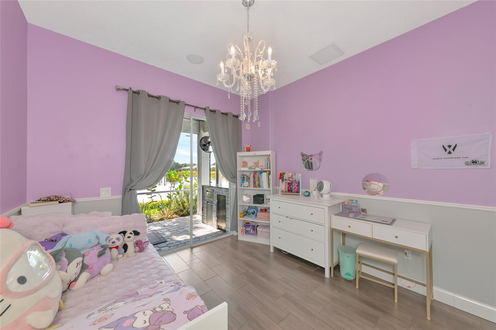 THREE OAKS - Residential