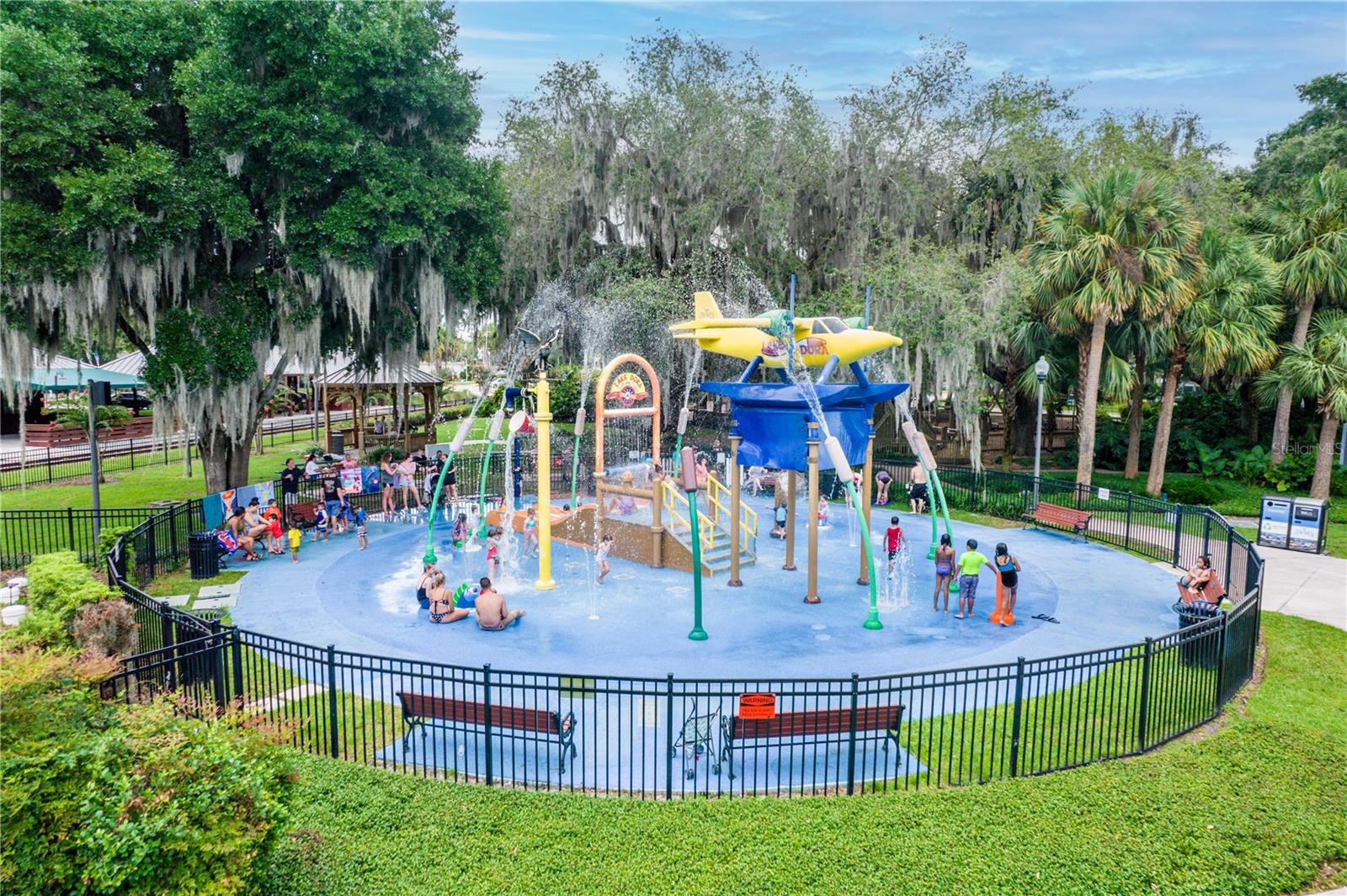 TAVARES RIDGE CONDOMINIUMS - Residential