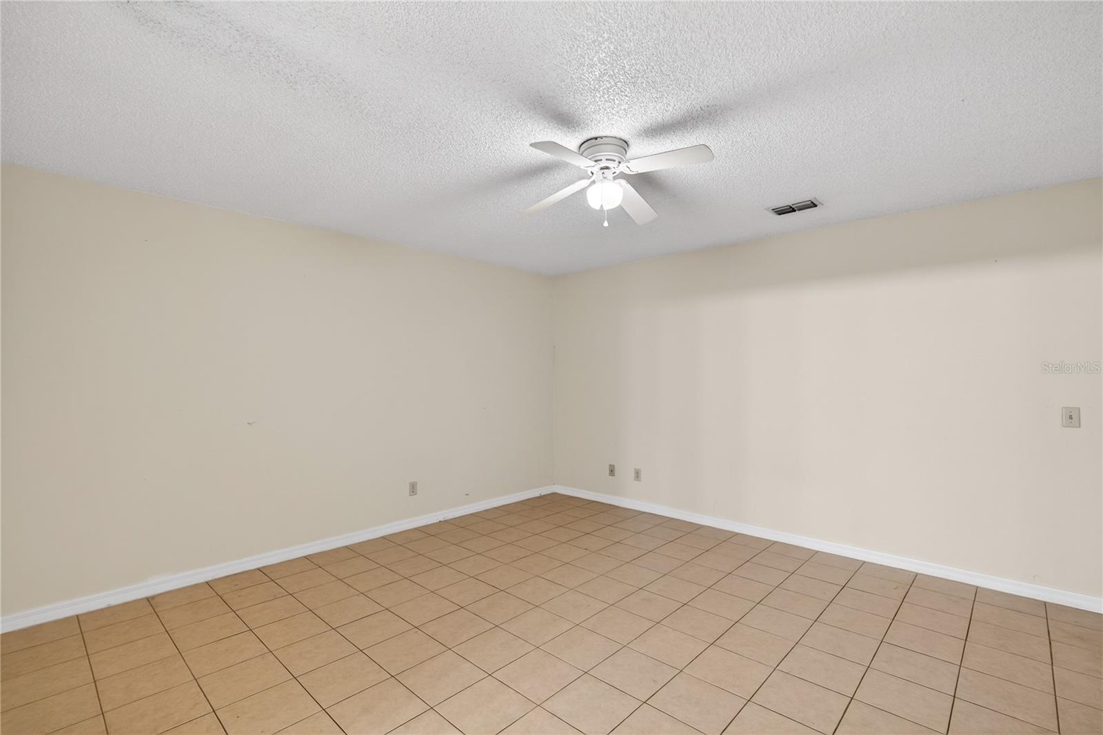 TAVARES RIDGE CONDOMINIUMS - Residential