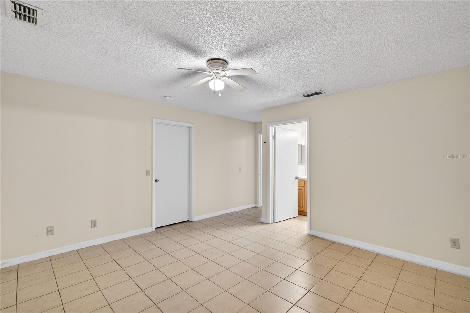 TAVARES RIDGE CONDOMINIUMS - Residential