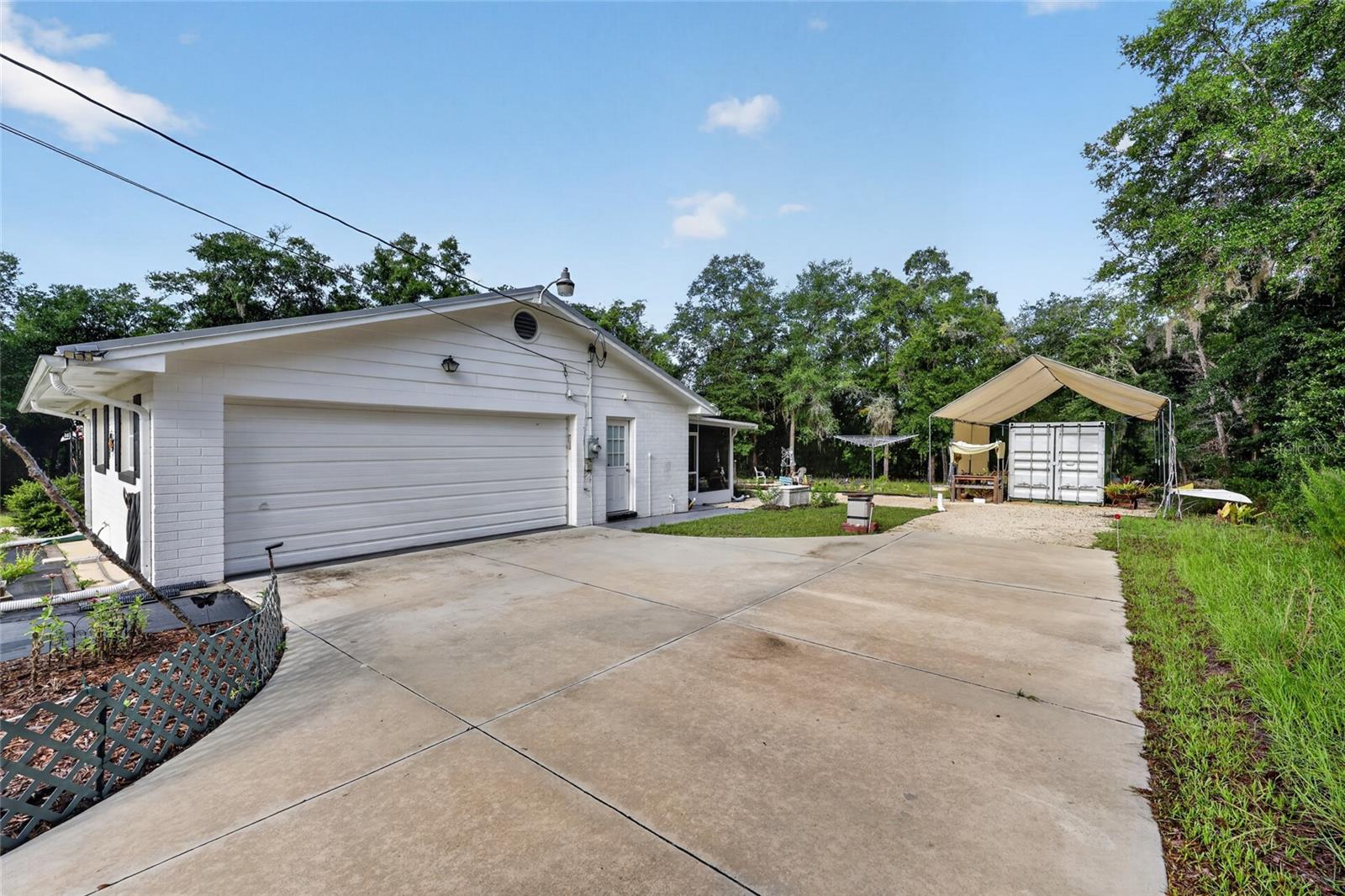 RAINBOW LAKES ESTATES - Residential
