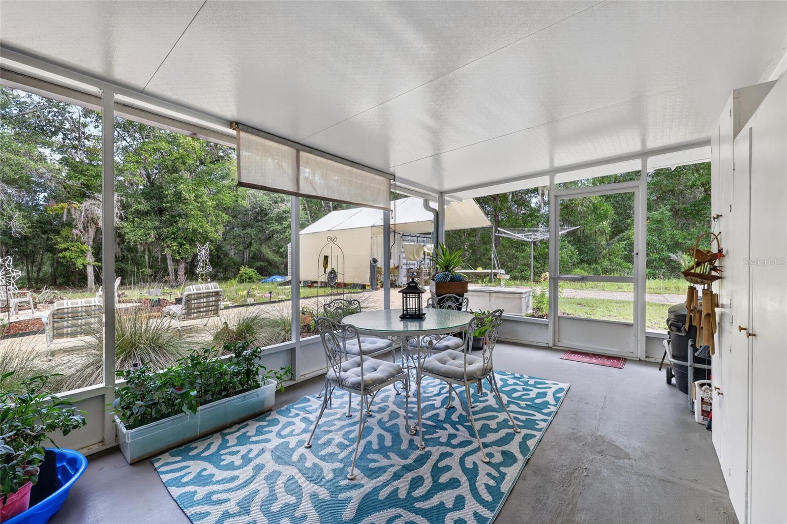 RAINBOW LAKES ESTATES - Residential