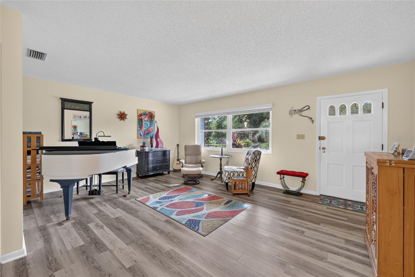 RAINBOW LAKES ESTATES - Residential