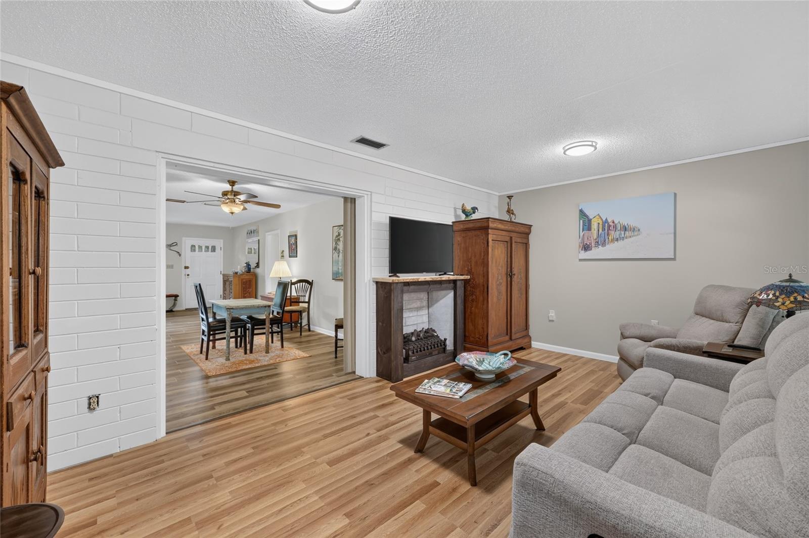 RAINBOW LAKES ESTATES - Residential