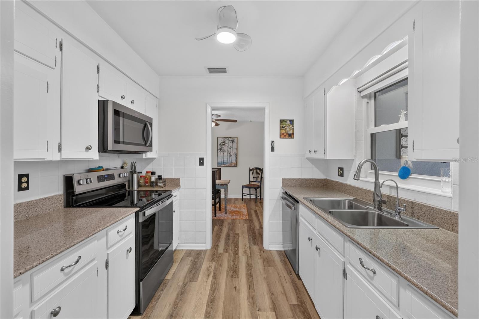 RAINBOW LAKES ESTATES - Residential