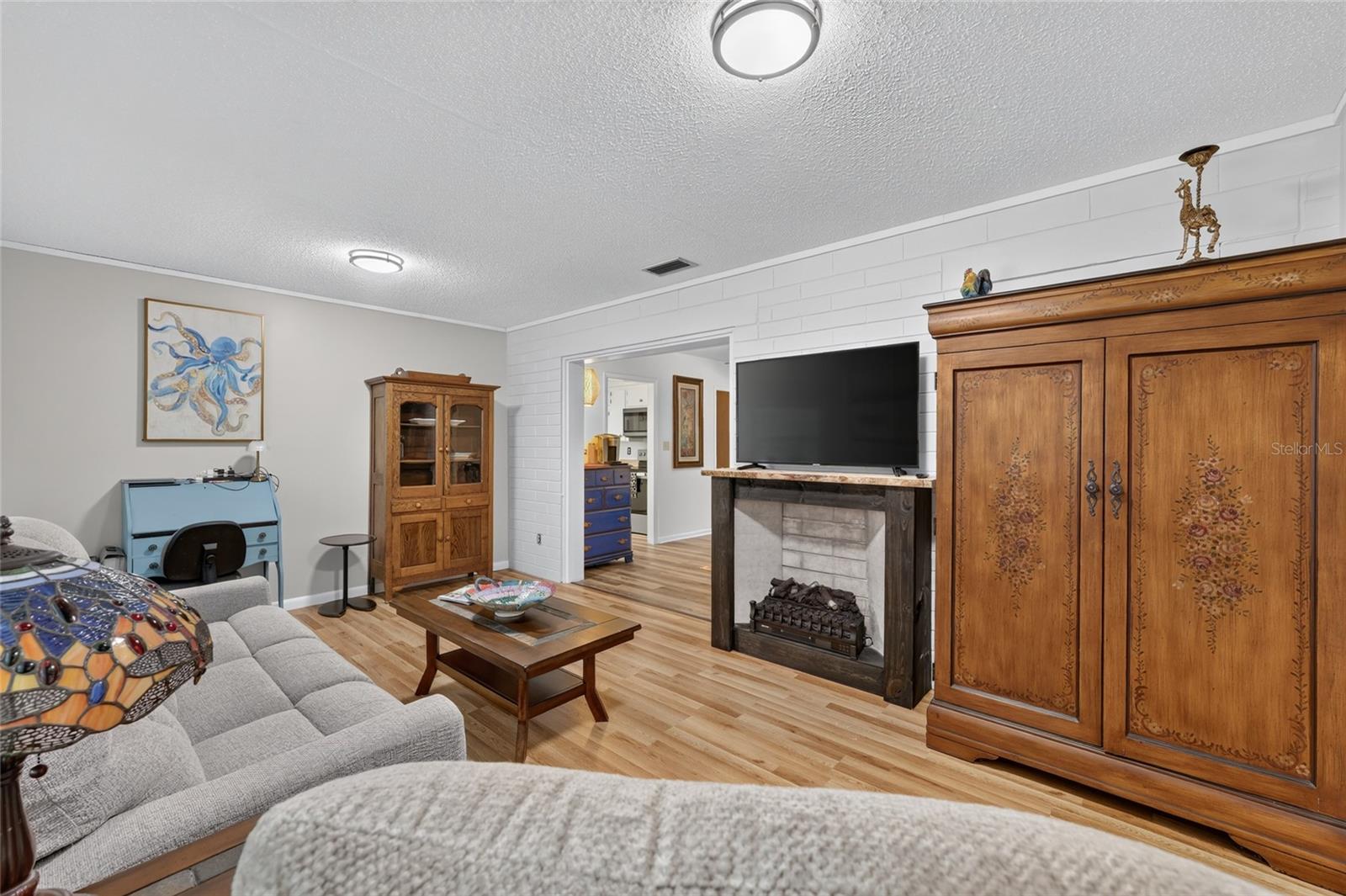 RAINBOW LAKES ESTATES - Residential