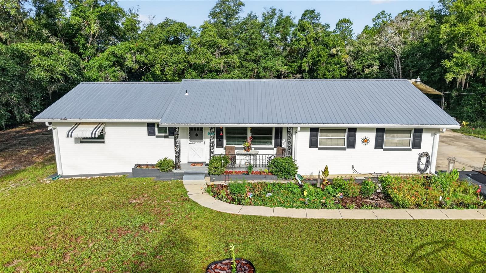 RAINBOW LAKES ESTATES - Residential