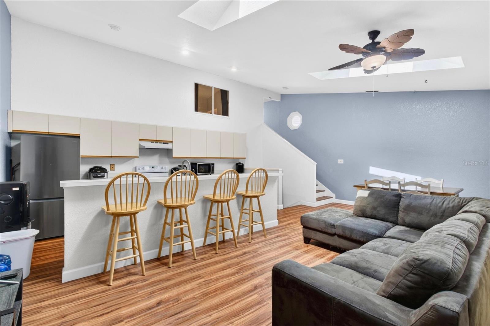LAKE FOREST CONDO - Residential