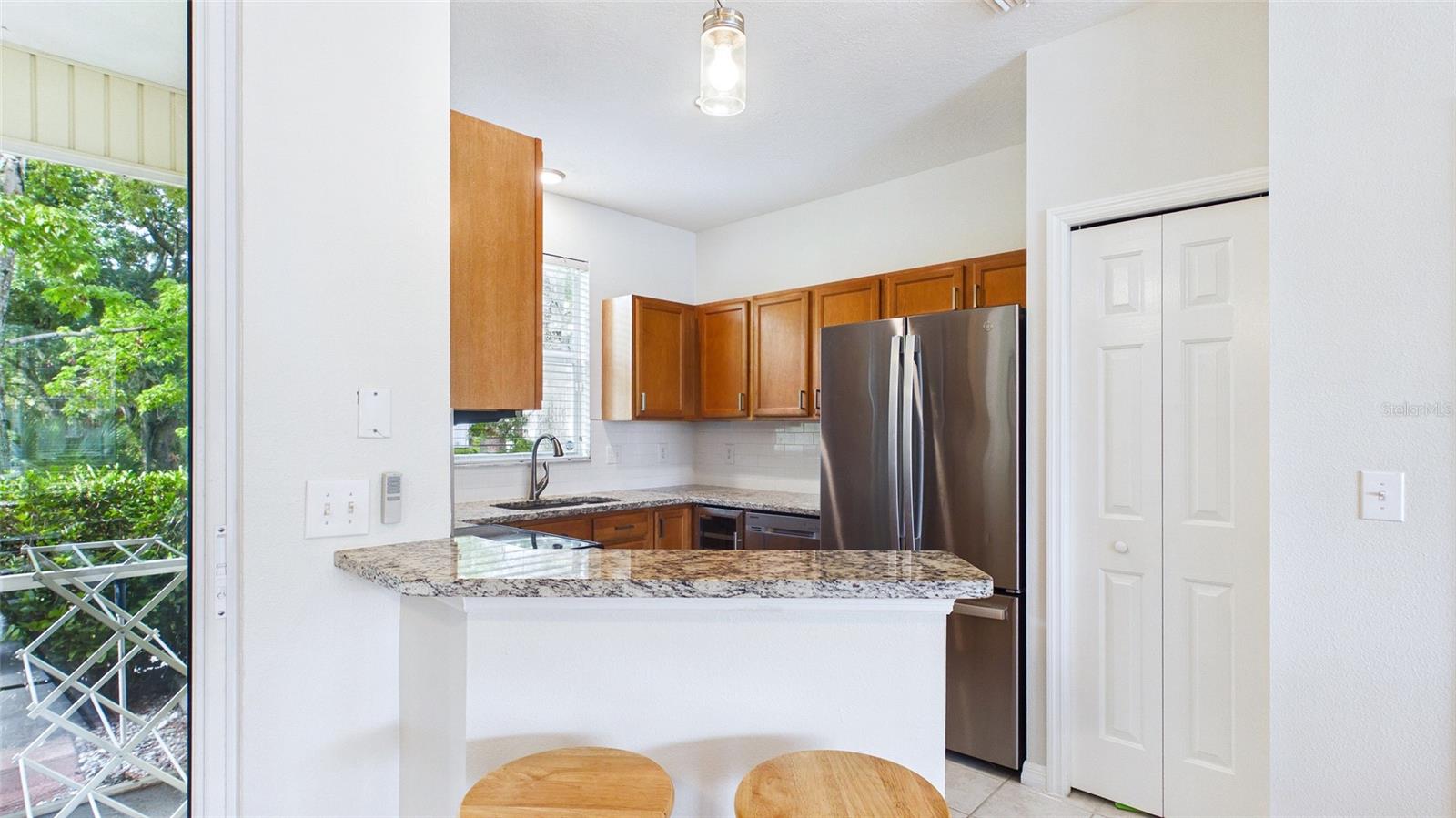 COUNTRY CHASE - Residential Lease