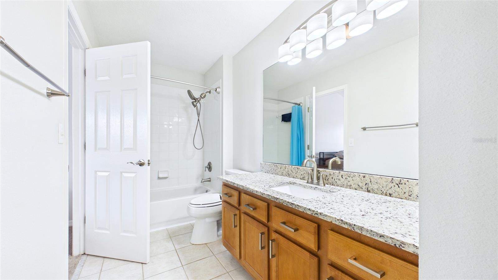 COUNTRY CHASE - Residential Lease