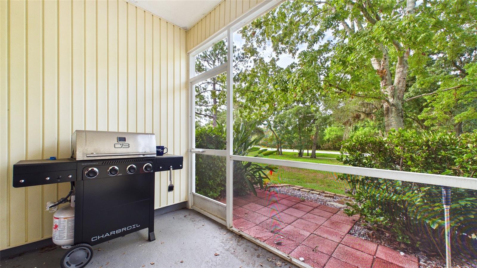 COUNTRY CHASE - Residential Lease