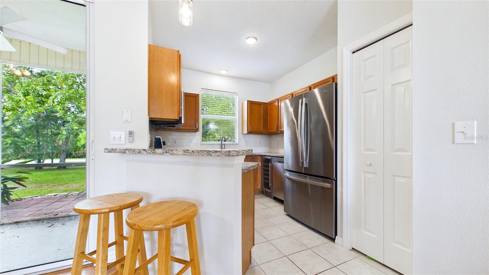 COUNTRY CHASE - Residential Lease