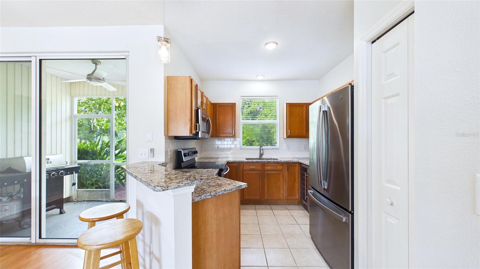COUNTRY CHASE - Residential Lease