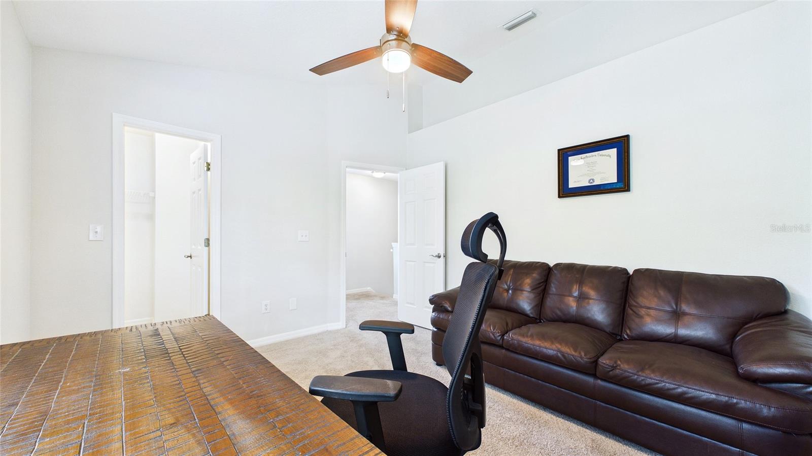 COUNTRY CHASE - Residential Lease