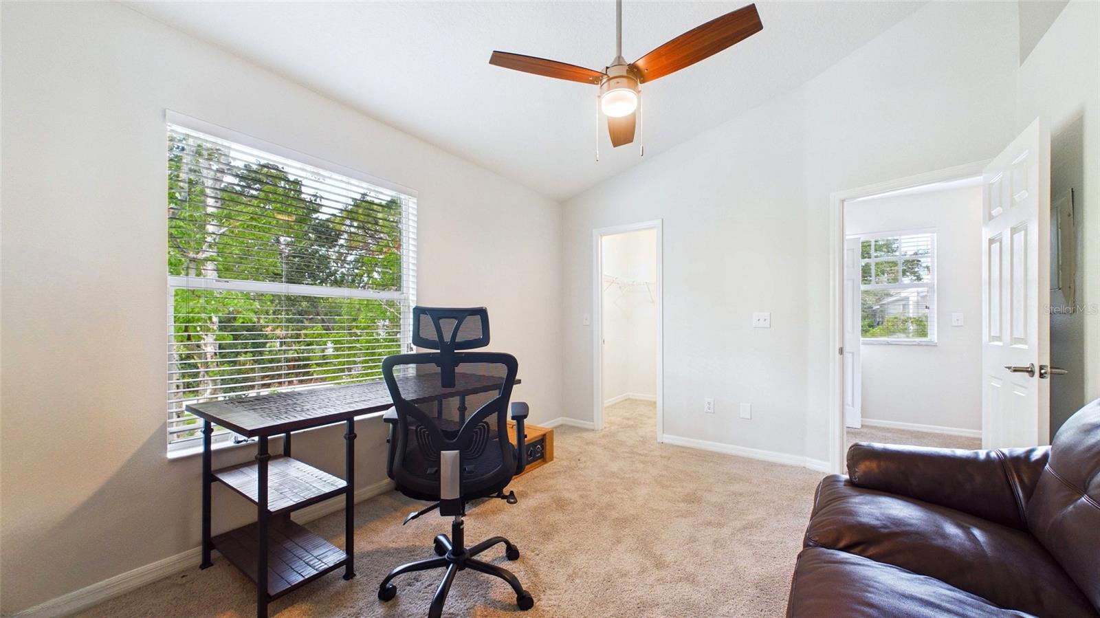 COUNTRY CHASE - Residential Lease