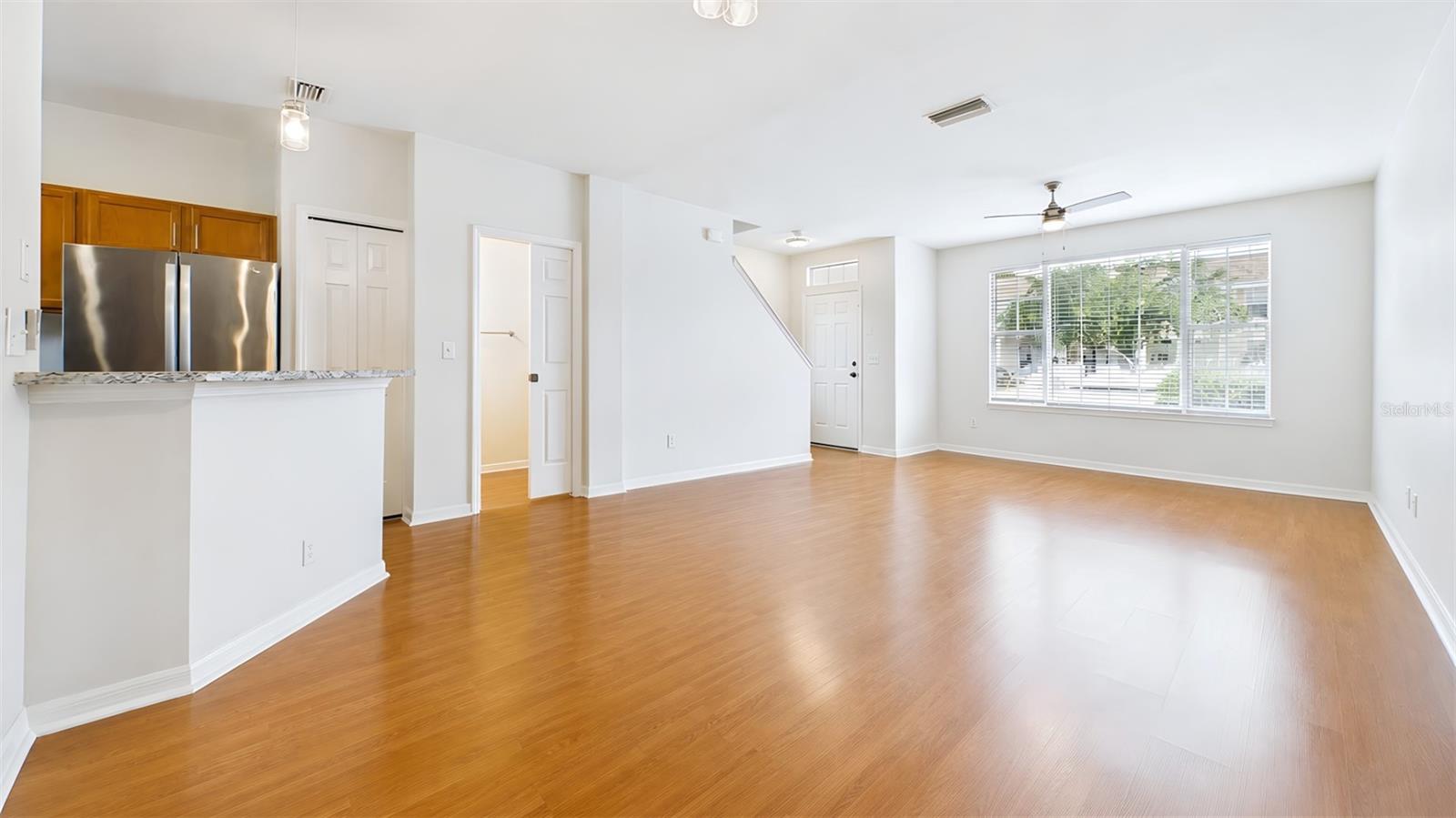 COUNTRY CHASE - Residential Lease