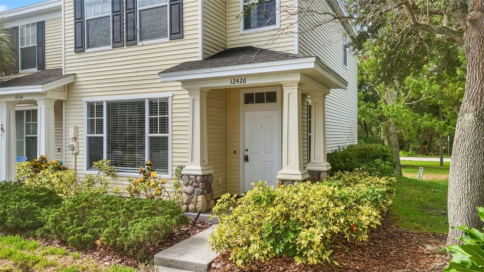 COUNTRY CHASE - Residential Lease