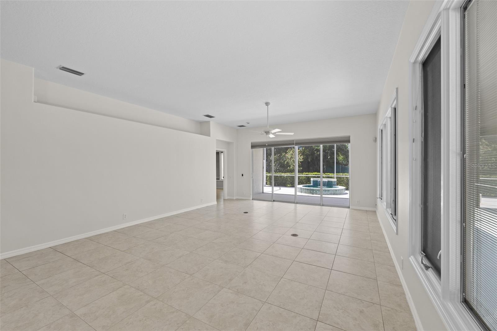 ROSEDALE 11 - Residential
