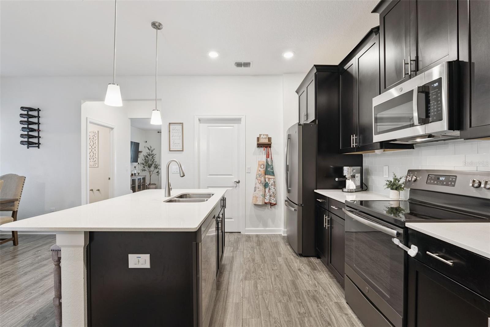 STOREY PK-PH 4 - Residential