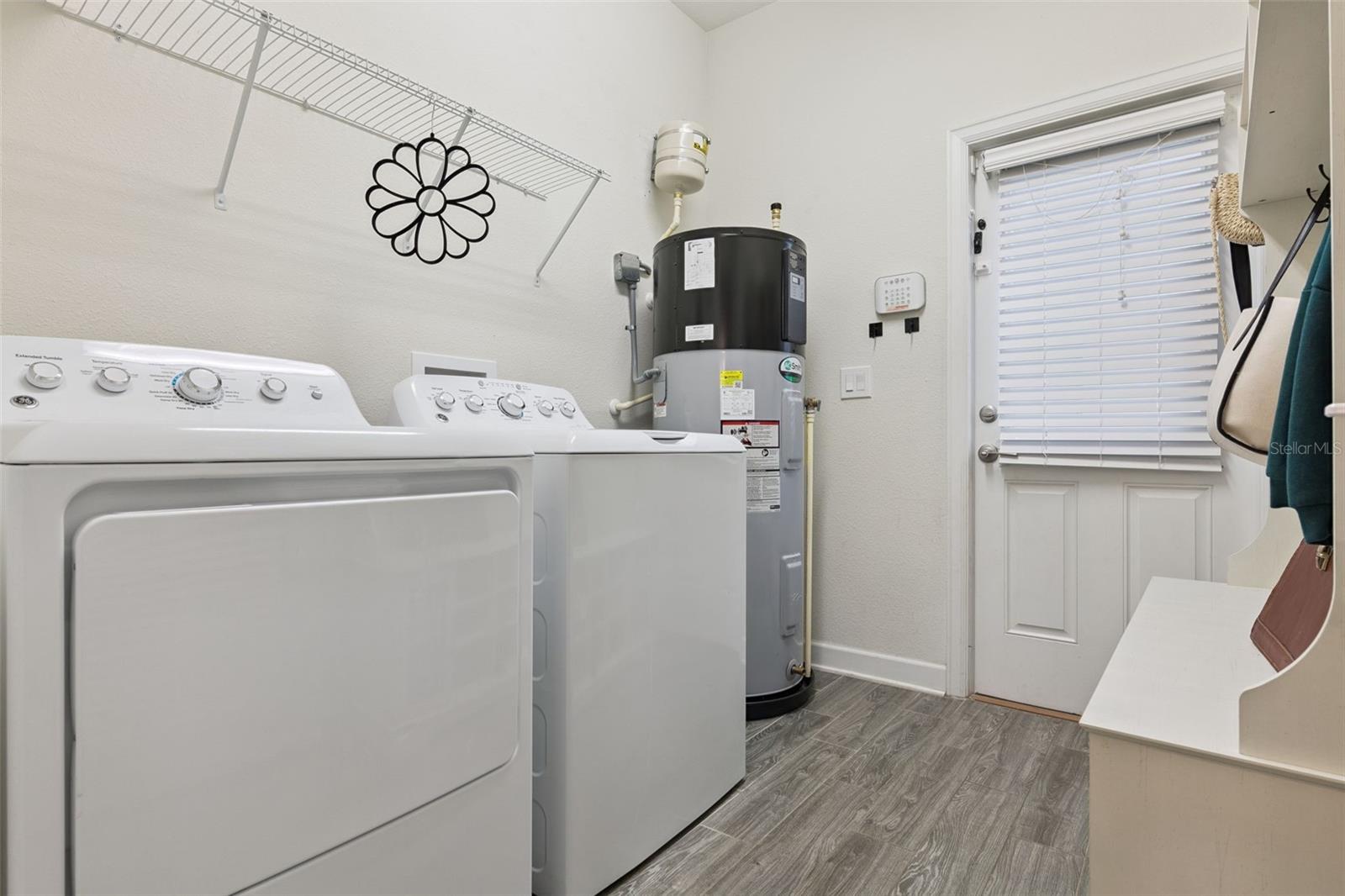 STOREY PK-PH 4 - Residential