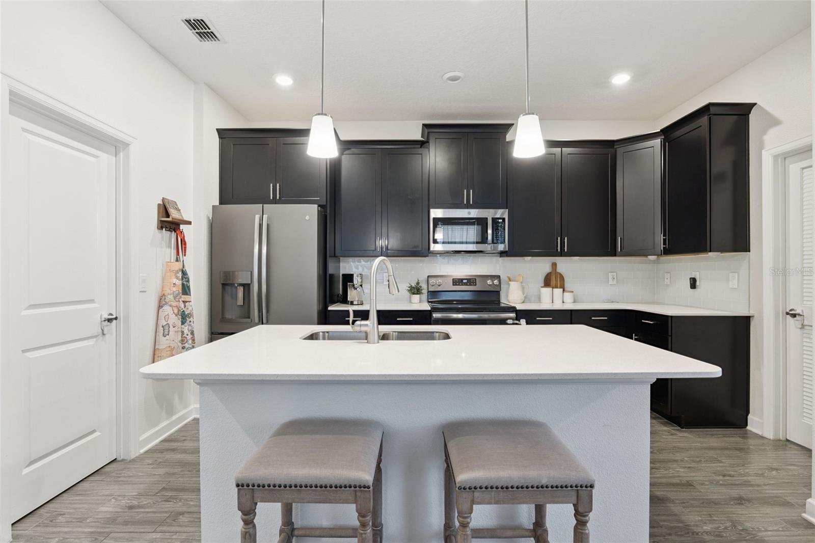 STOREY PK-PH 4 - Residential