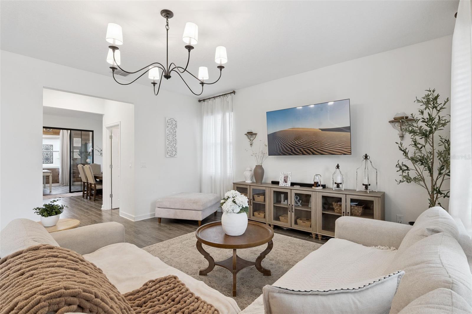 STOREY PK-PH 4 - Residential