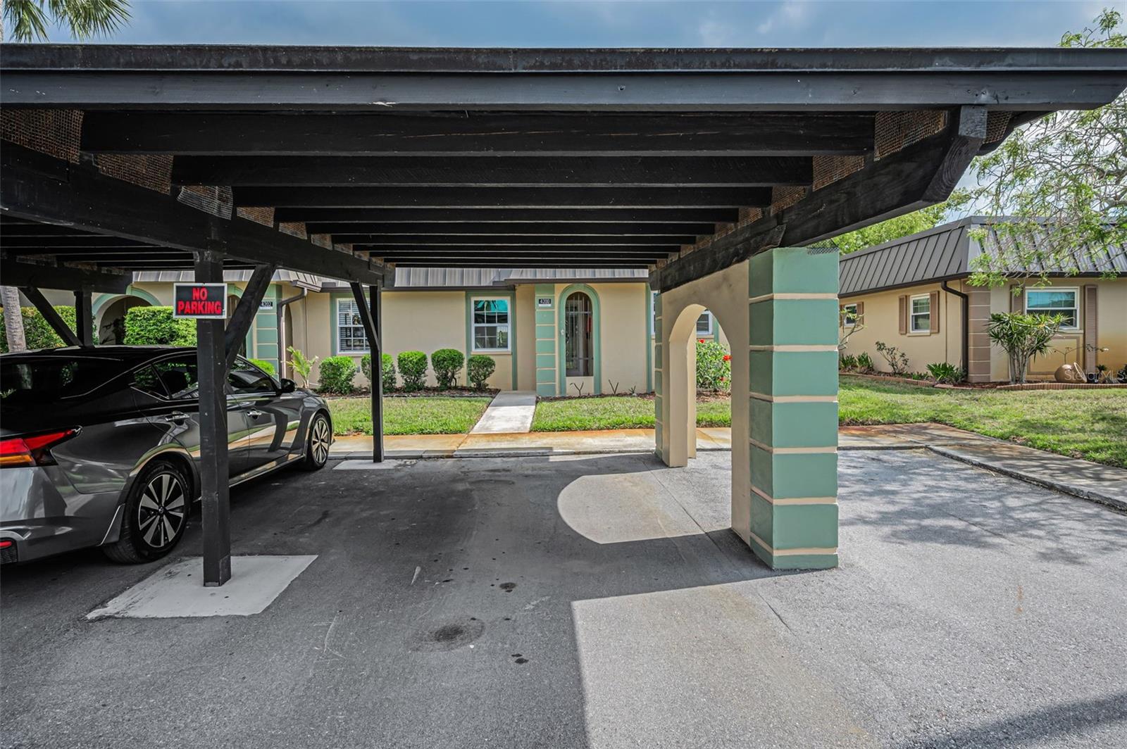 GARDENS BEACON SQUARE - Residential Lease