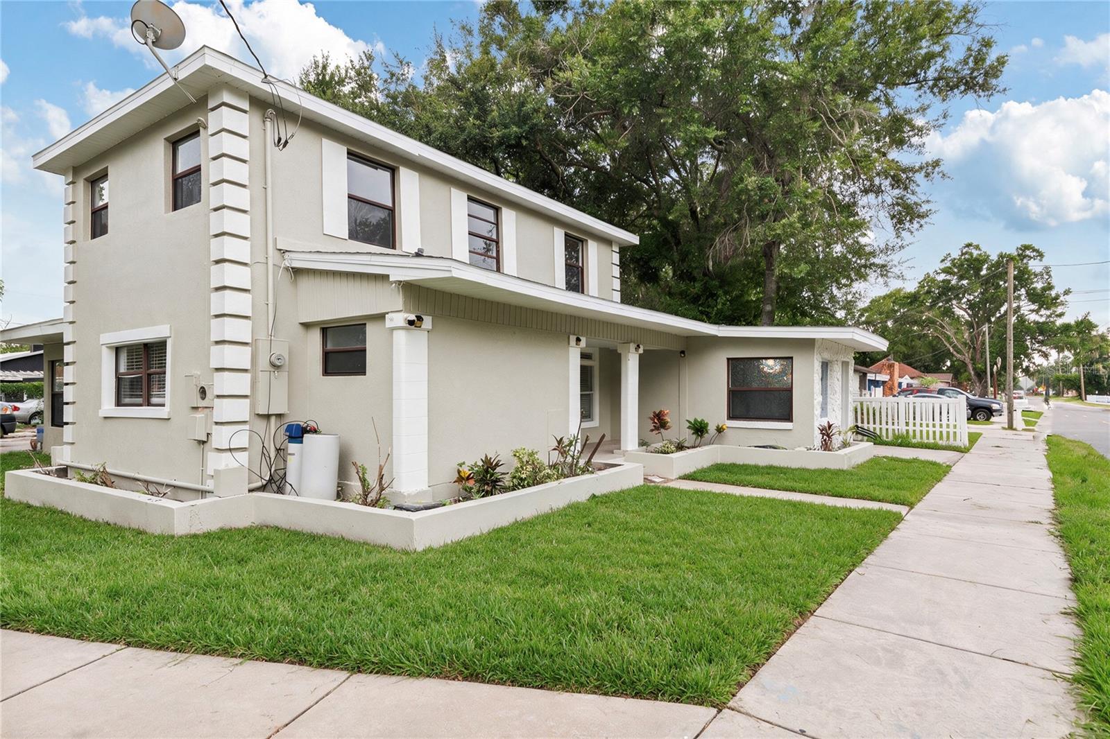 LINCOLN PARK EAST - Residential