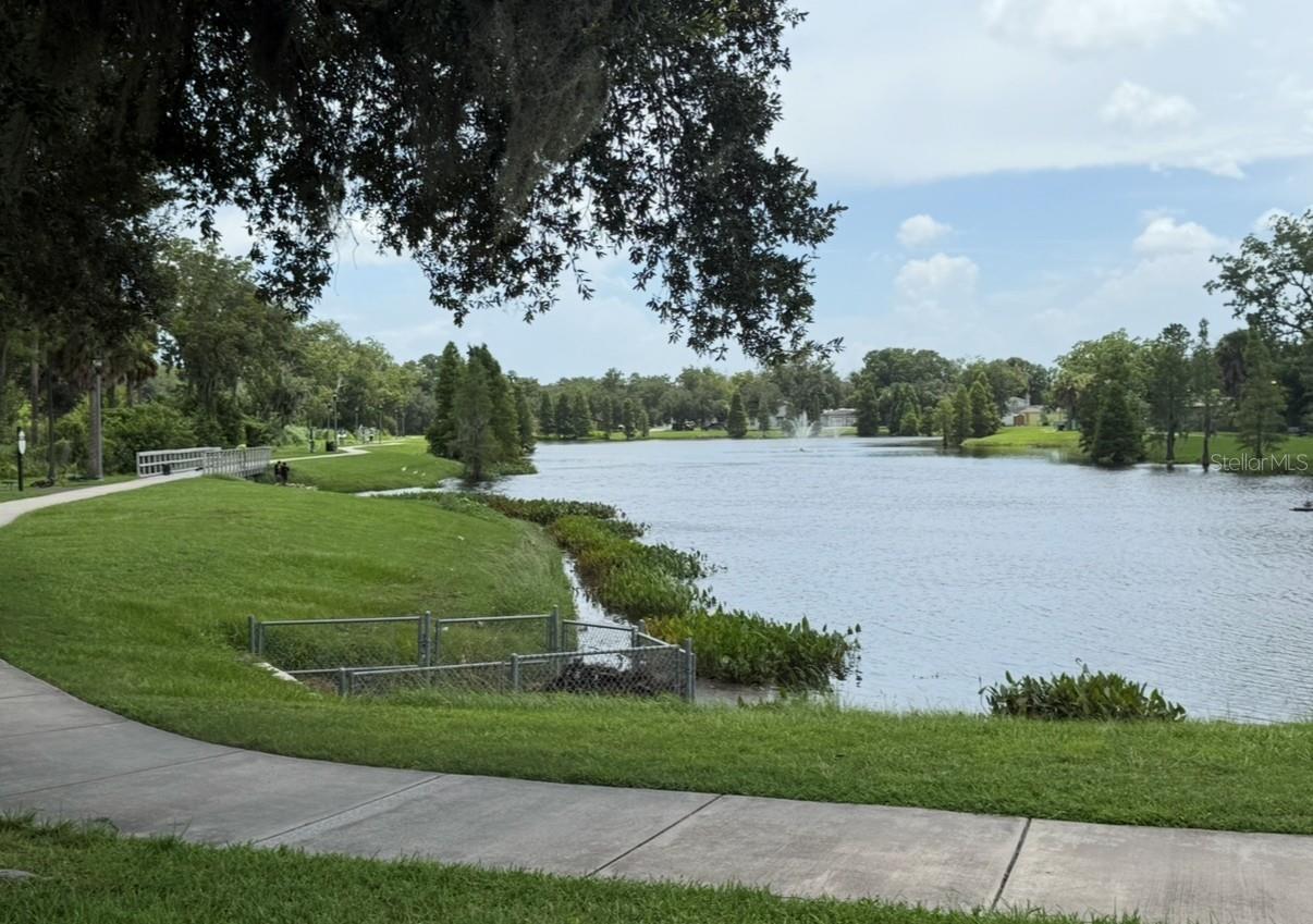 LINCOLN PARK EAST - Residential