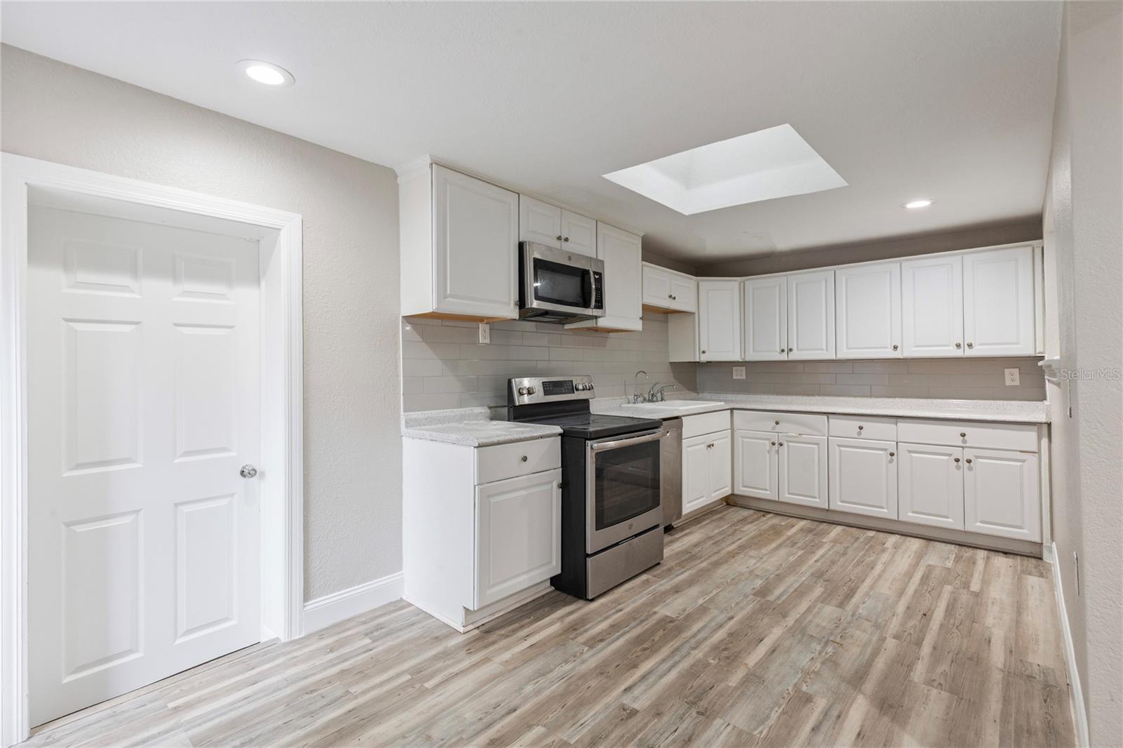 LINCOLN PARK EAST - Residential