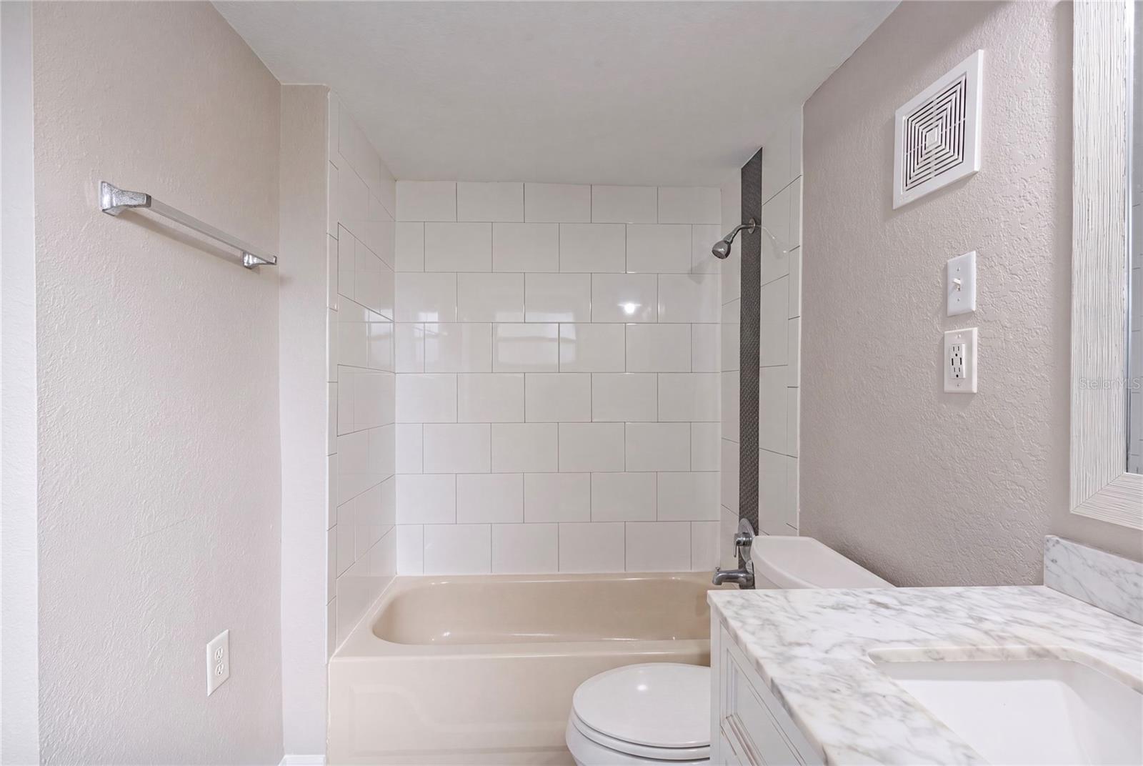 LINCOLN PARK EAST - Residential