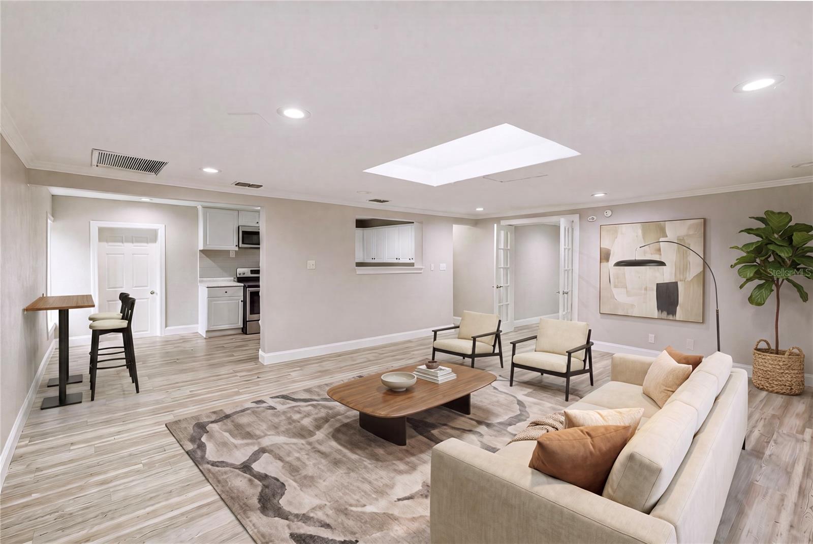 LINCOLN PARK EAST - Residential