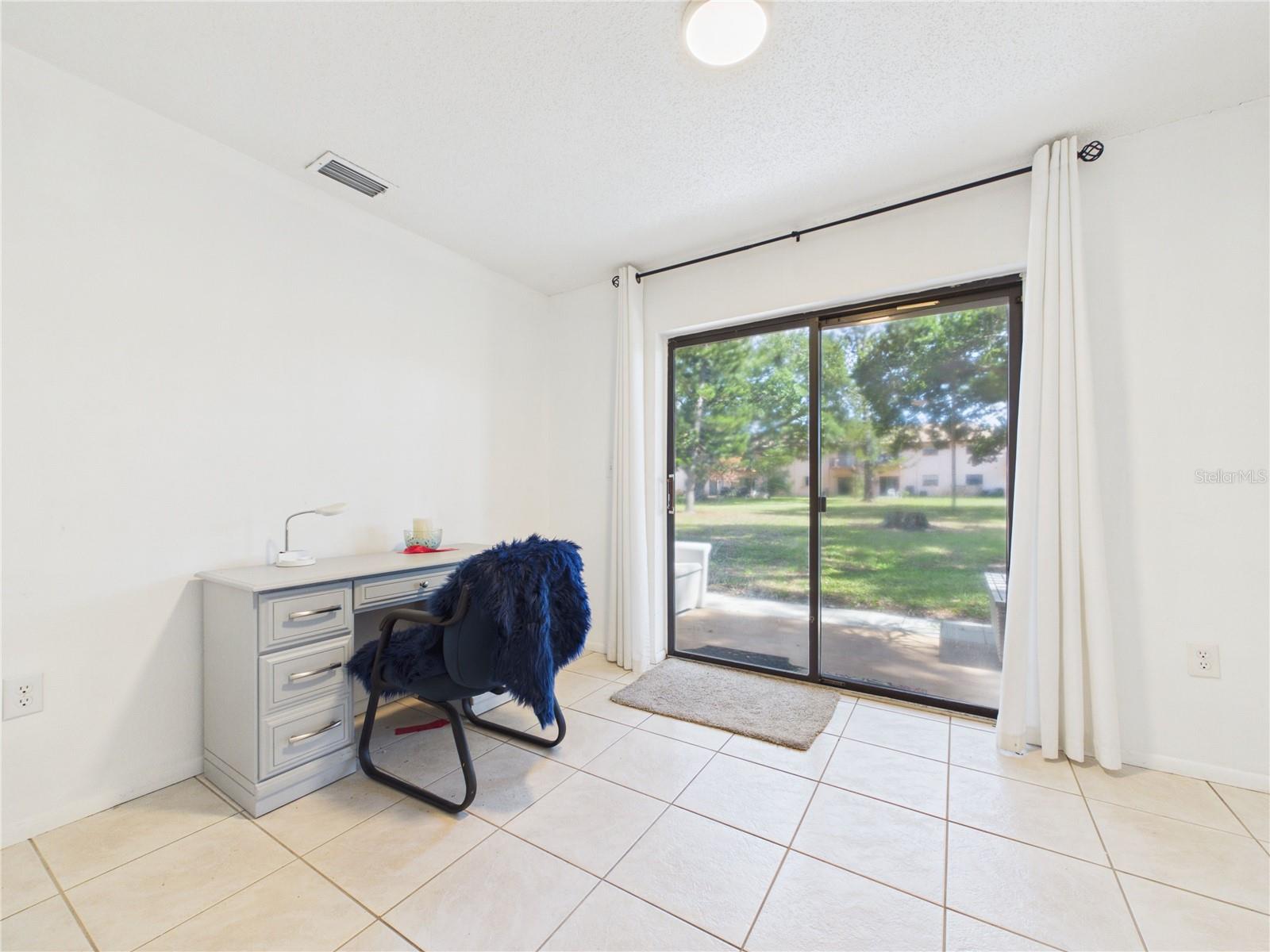RIDGE GROVES CONDO - Residential Lease