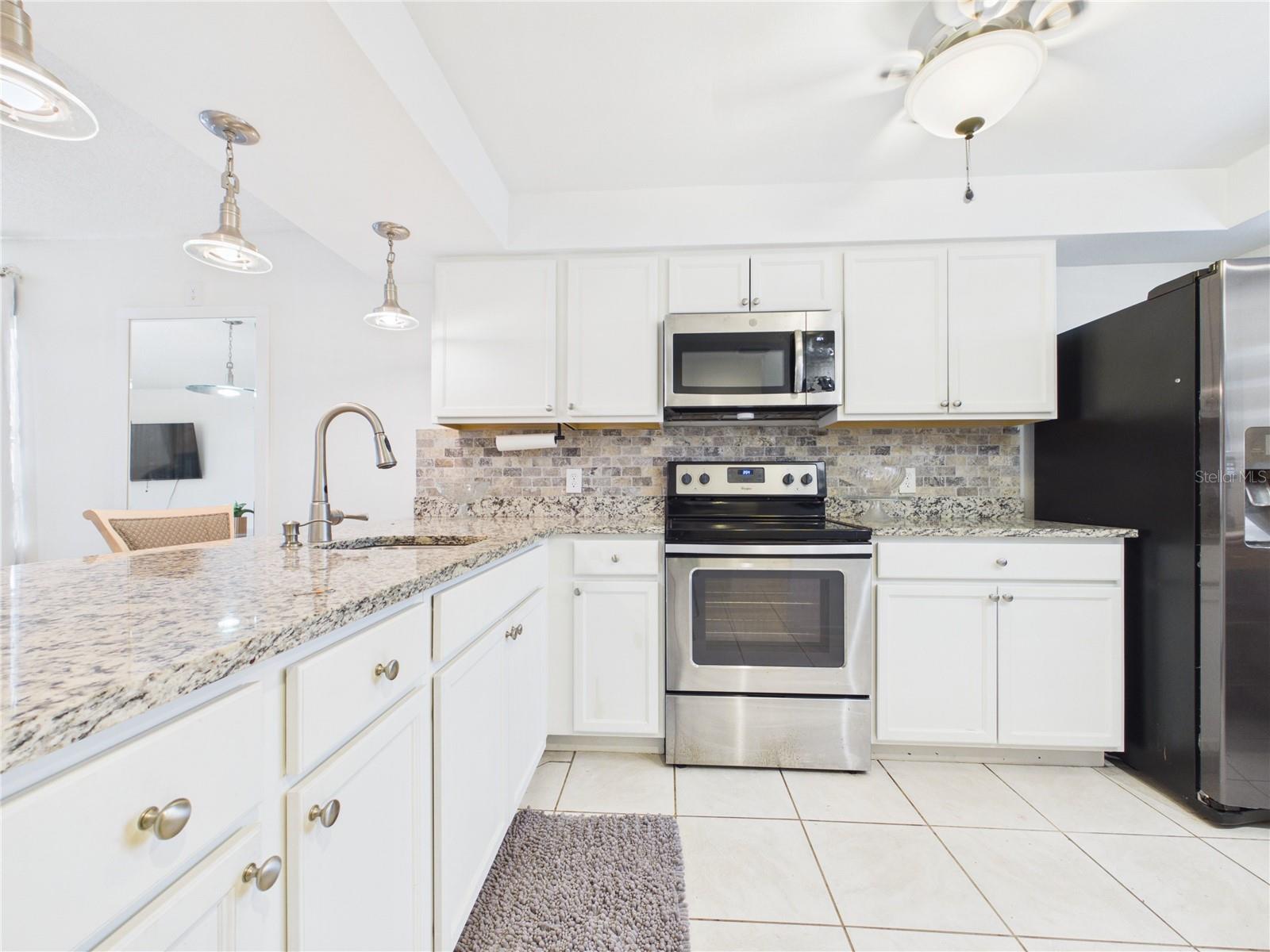 RIDGE GROVES CONDO - Residential Lease