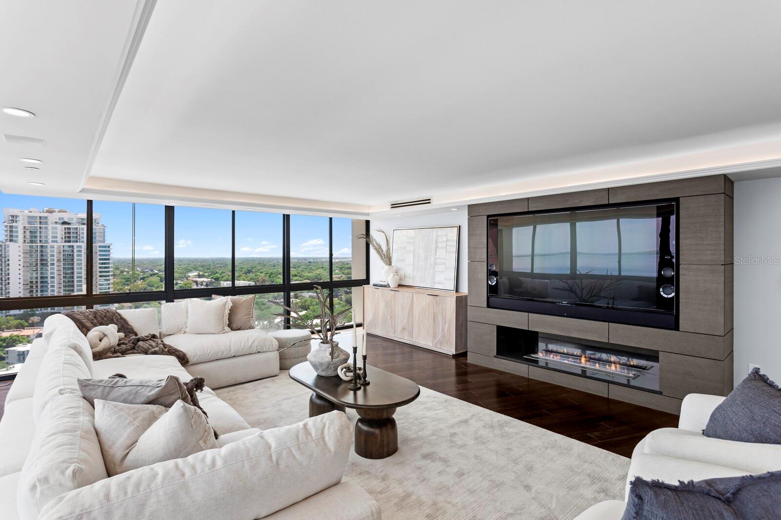 MONTE CARLO TOWERS A CONDOMINI - Residential Lease