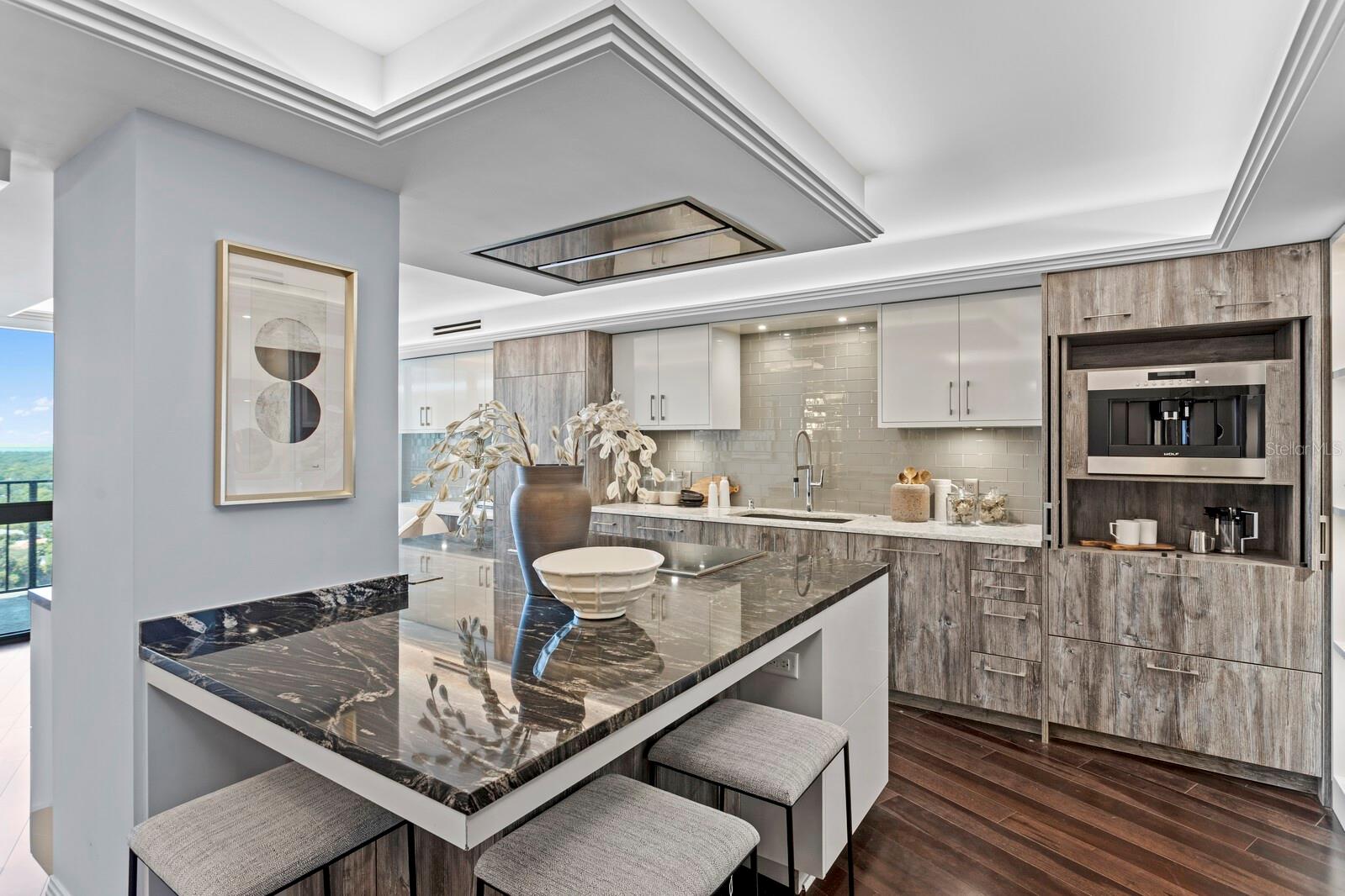 MONTE CARLO TOWERS A CONDOMINI - Residential Lease