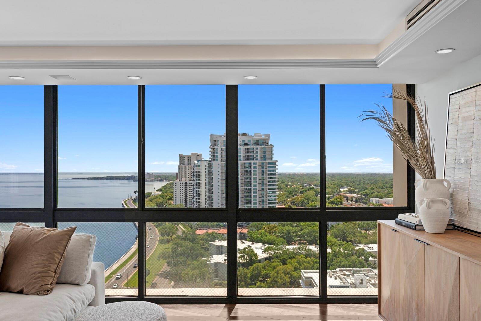 MONTE CARLO TOWERS A CONDOMINI - Residential Lease