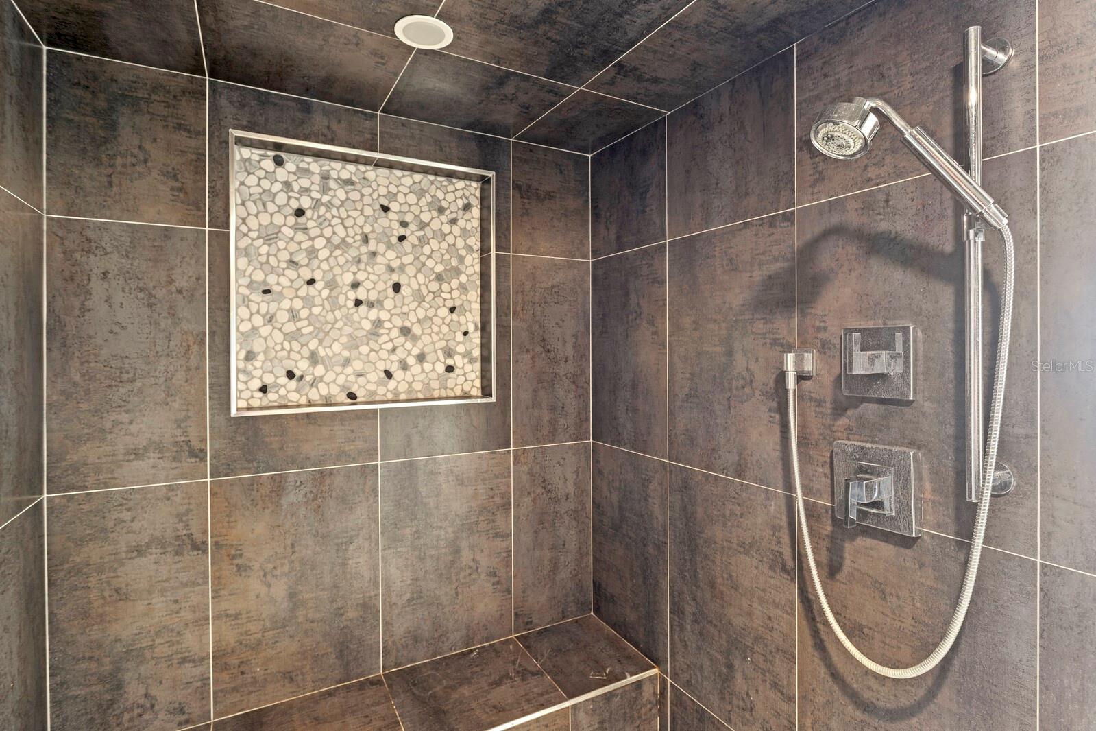 MONTE CARLO TOWERS A CONDOMINI - Residential Lease