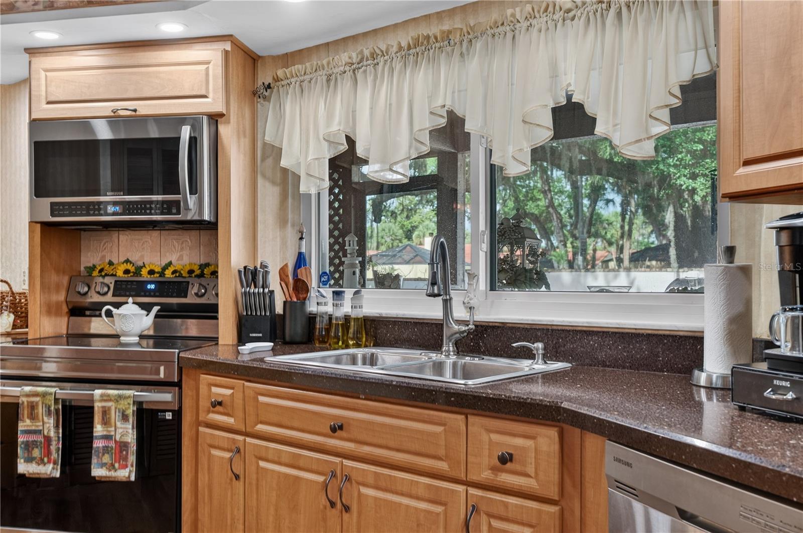 BRIAR OAKS - Residential