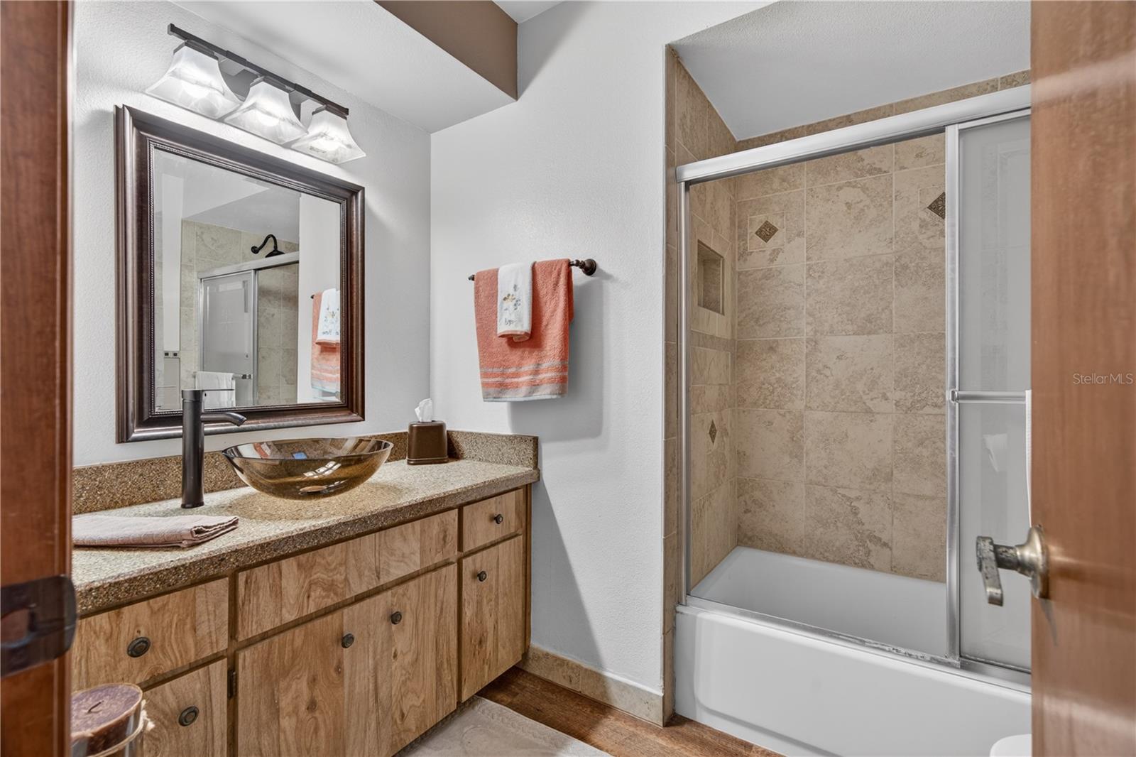 BRIAR OAKS - Residential
