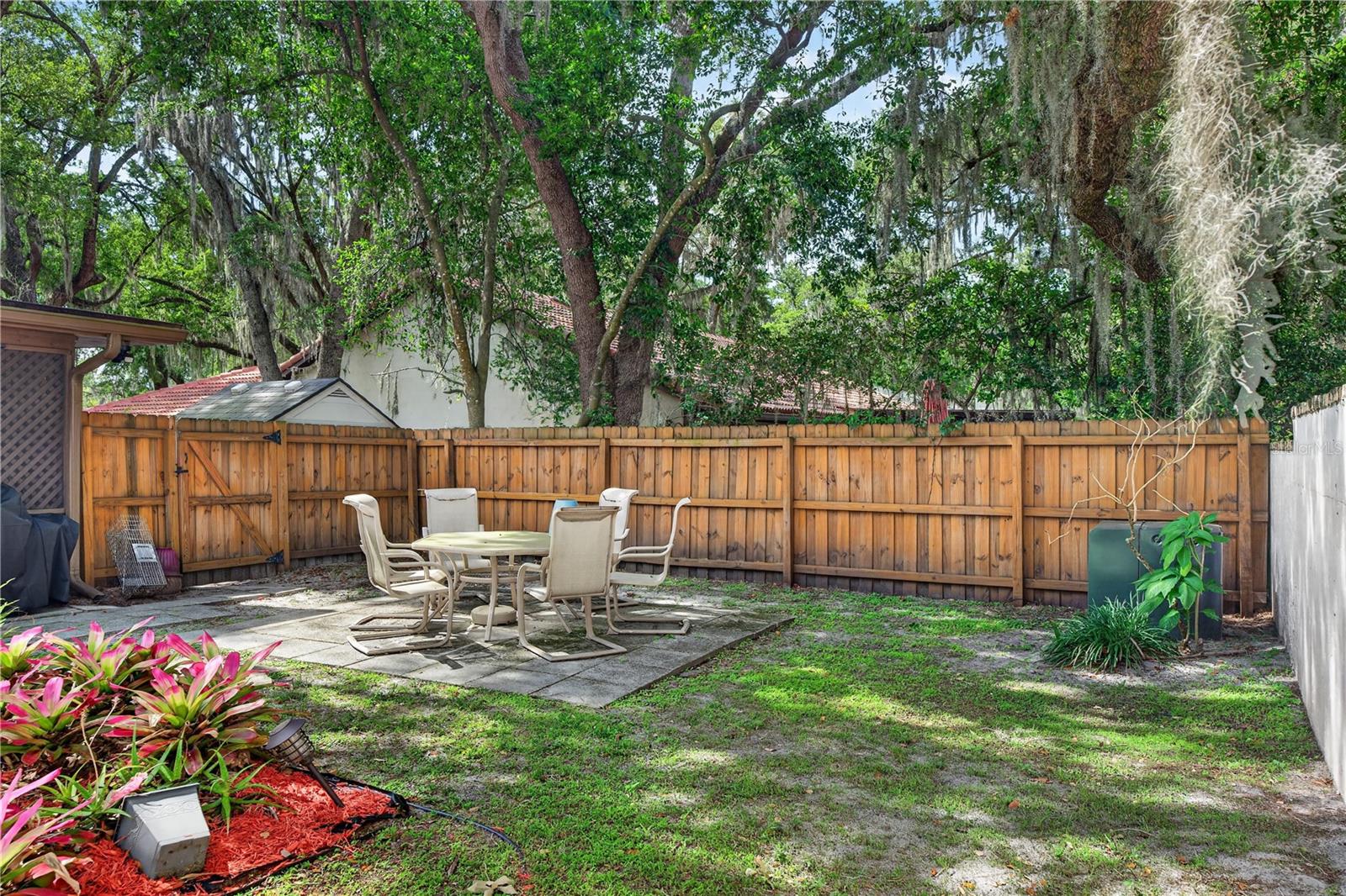 BRIAR OAKS - Residential