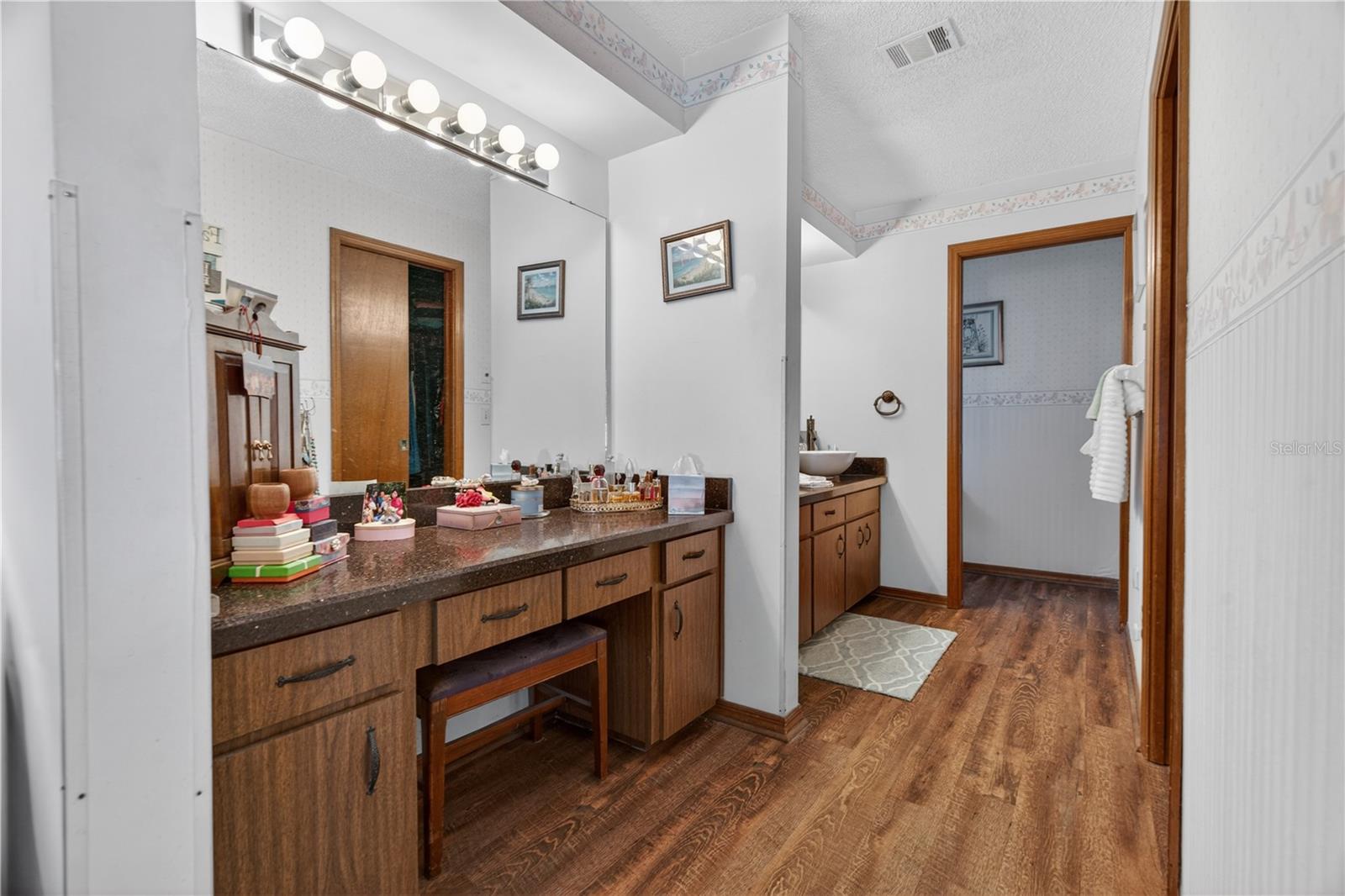 BRIAR OAKS - Residential