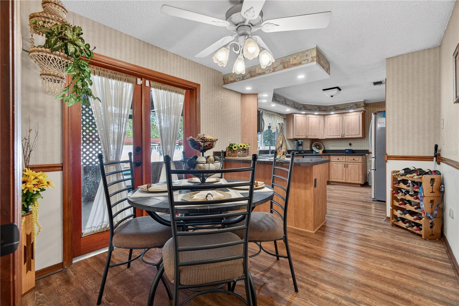 BRIAR OAKS - Residential