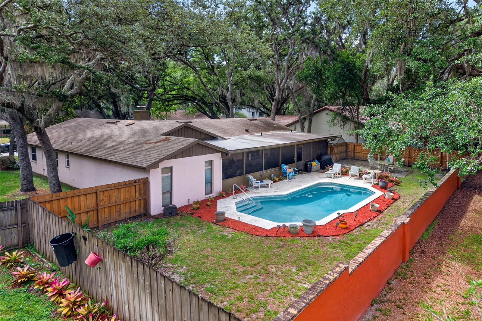 BRIAR OAKS - Residential