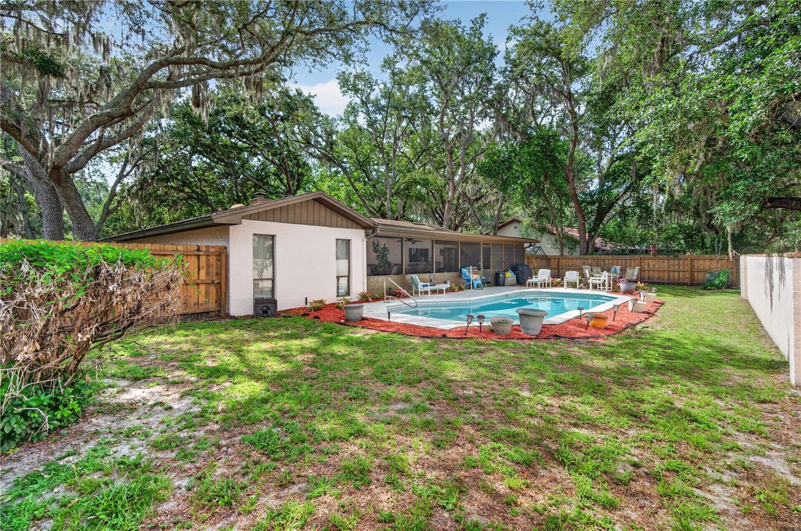 BRIAR OAKS - Residential