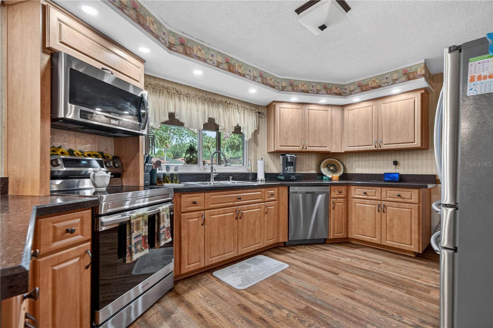 BRIAR OAKS - Residential