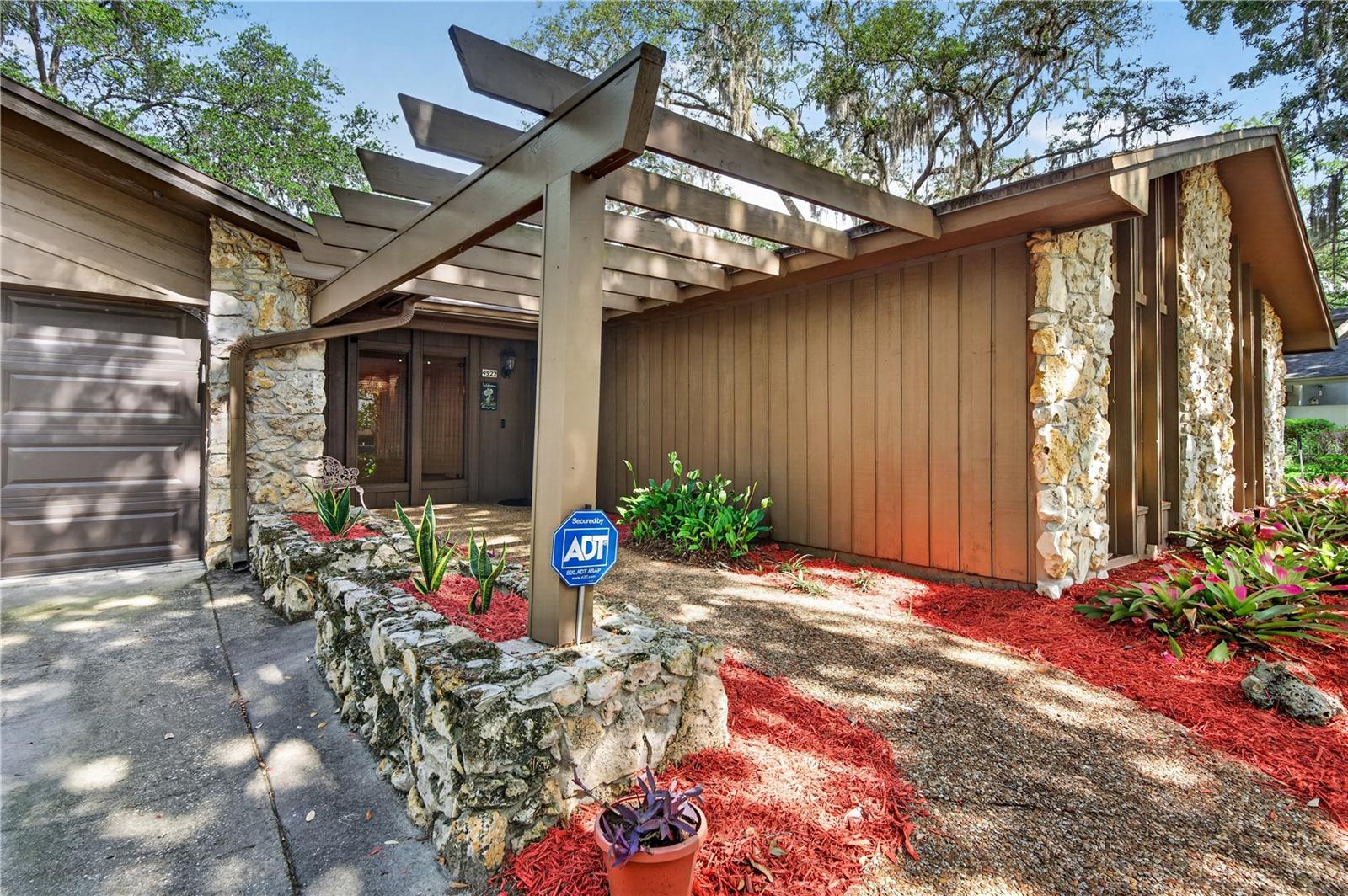 BRIAR OAKS - Residential