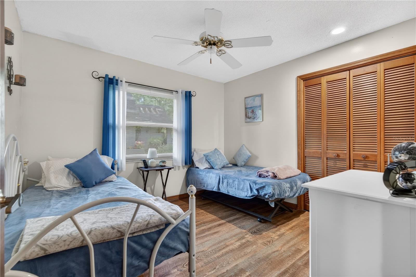 BRIAR OAKS - Residential